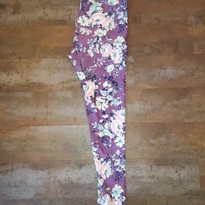 Lularoe TC purple floral leggings